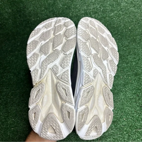 カナダ Hoka One One Womens Clifton Edge 1110511 BWHT Black Running